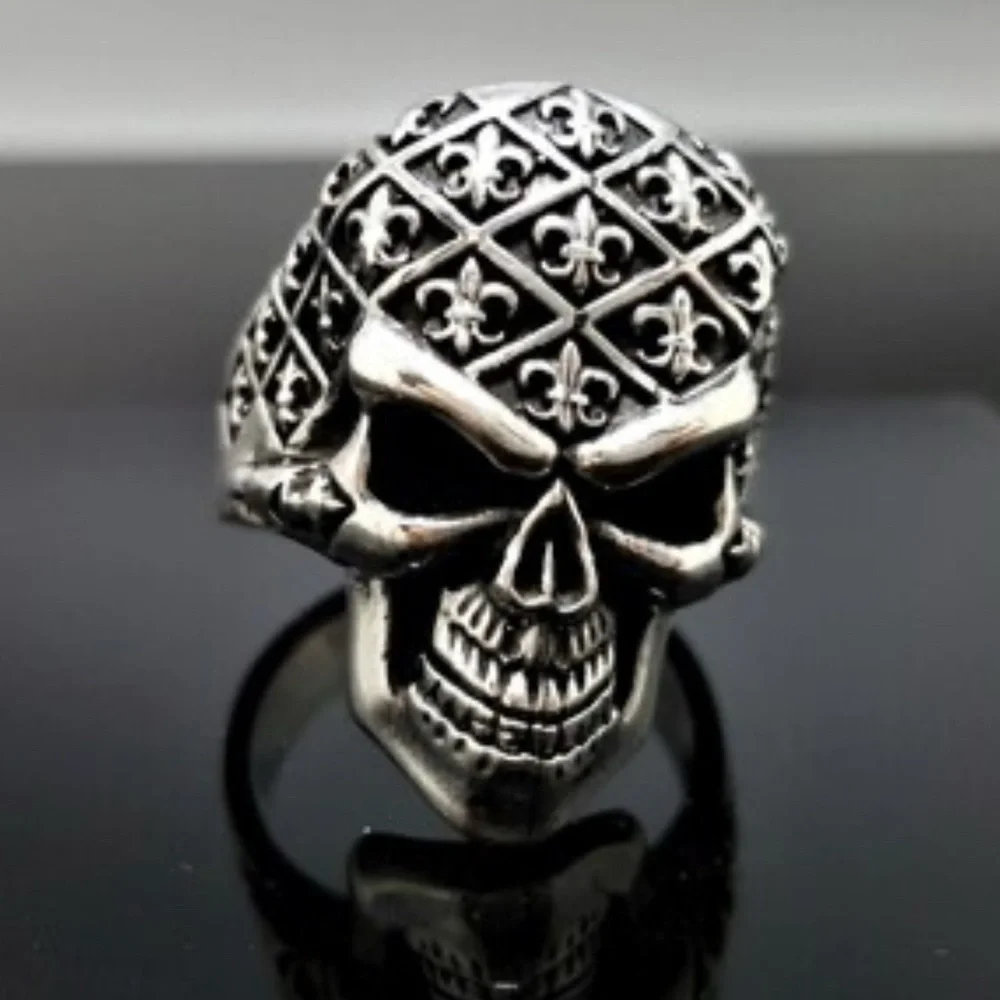 Biker Skull Ring in Stainless steel. Size 11.75 US